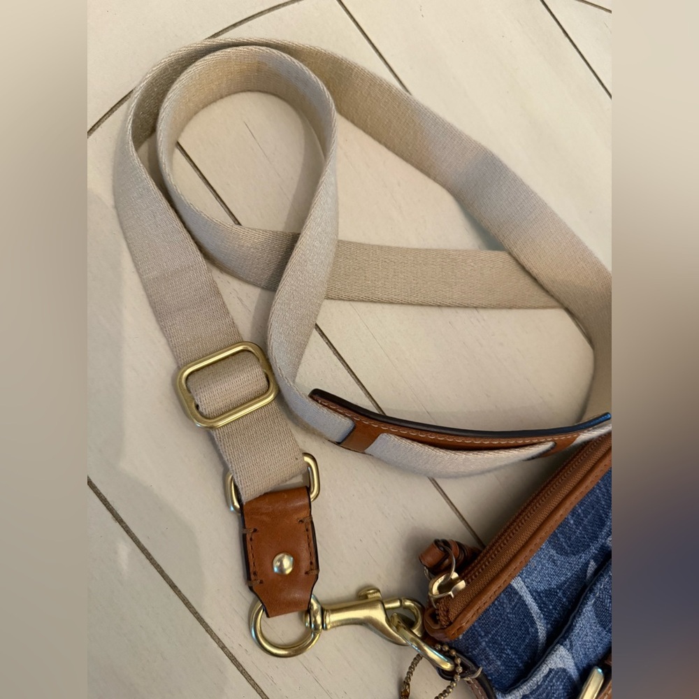 Denim Coach crossbody with zipper closure and front and back slip pockets - Picture 8 of 10